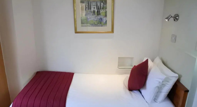 Одноместный номер Standard Harlingford Hotel