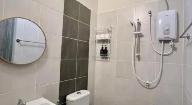 Люкс PoloStay Landed House 4 Room for 10 pax