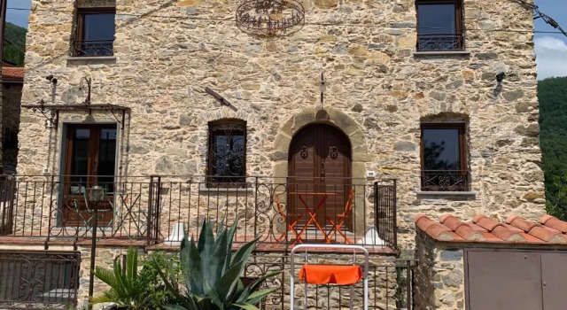Casa DellAngelo, Book Hotel Castelnuovo Magra Liguria