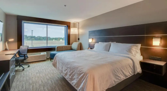 Двухместный номер Standard Holiday Inn Express & Suites - Union City by IHG