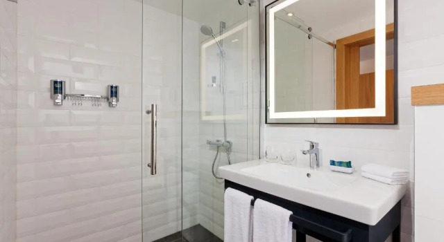 Двухместный номер Deluxe Four Points by Sheraton Warsaw Mokotow