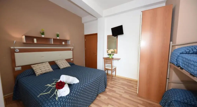 Четырёхместный номер Standard с частичным видом на море Miramare Inn Hotel
