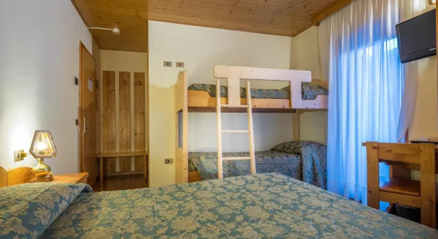 Четырёхместный номер Standard Albergo Dimaro Wellness & Family Hotel