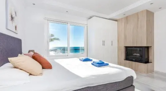 Exclusive Duplex Penthouse in Puerto Banus, Забронировать Отель Отели Марбелья с парковкой, рядом с Playas del Duque, Парковка
