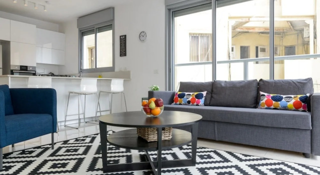 Amazing 3 BDR 2 Baths, Balcony and Parking, Забронировать Отель Отели Тель-Авива с парковкой, рядом с Пляж Иерусалим, Парковка