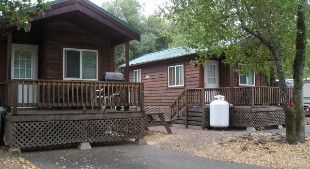 Russian River Camping Resort Studio Cabin 4, Забронировать Кемпинг Кловердейл Область залива Сан-Франциско