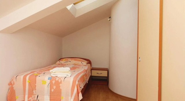 Amazing Apartment in Makarska With 5 Bedrooms and Wifi, Забронировать Апартаменты/квартира Апартаменты Макарска, рядом с Набережная Рива (Макарска), Апартаменты/квартира