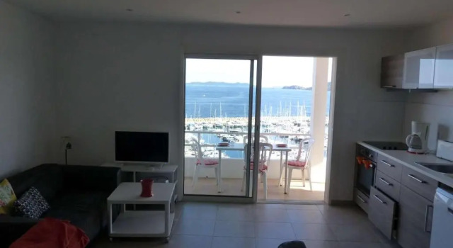 Appartement Le Lavandou, 3 pièces, 4 personnes - FR-1-308-49