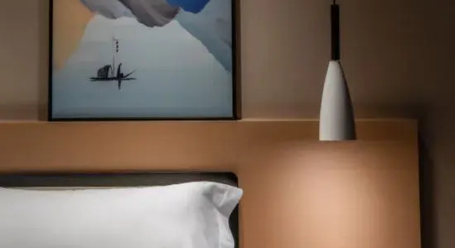 Люкс Luxury U Trip Hotel (Guilin Lingui Wanda Plaza Municipal Government Store)