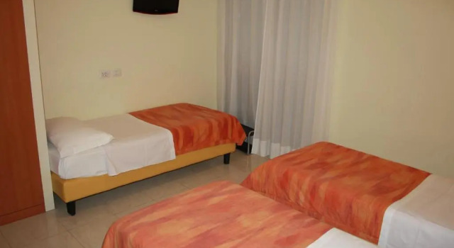 Трёхместный номер Standard с балконом Hotel GF