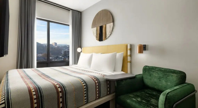 Номер Standard Moxy Asheville Downtown