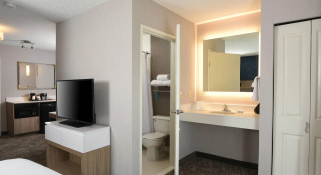 Двухместный люкс SpringHill Suites Des Moines West