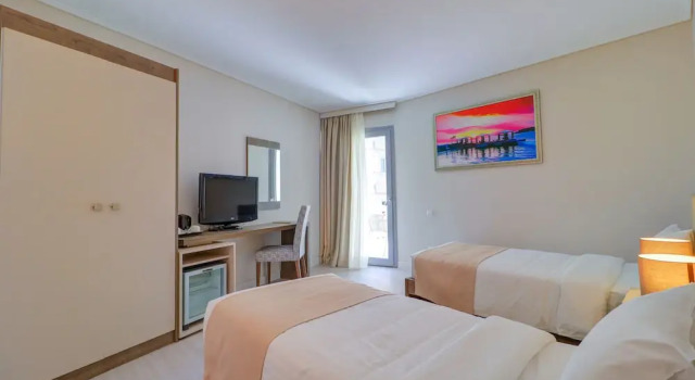 Номер Standard с балконом и с видом на город Palace Hotel Athens Riviera