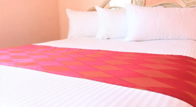 Номер Comfort Crystal Star Inn Edmonton Airport with free shuttle to and from Airport