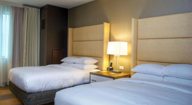 Четырёхместный номер Standard DoubleTree by Hilton Hotel Reading
