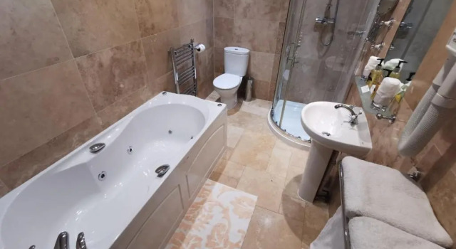 Люкс Rose in Vale Country House Hotel