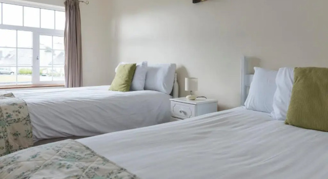 Bunhovil - 2 Bedroom Bungalow, Book Hotel Bundoran Donegal County