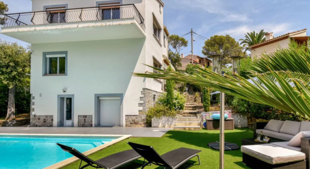 Les Nanous, Reservar Hotel Saint-Raphael Mimosa Road