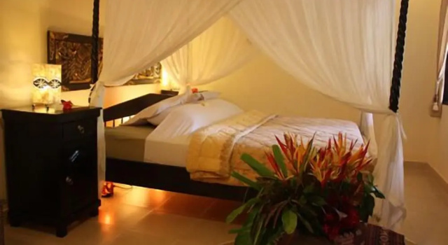 Люкс с балконом Rambutan Hotel