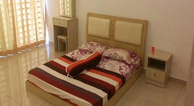 Elessandra 3 Storey 5 Rooms, Rezervasyon Tatil Evi Batu Lanchang Penang
