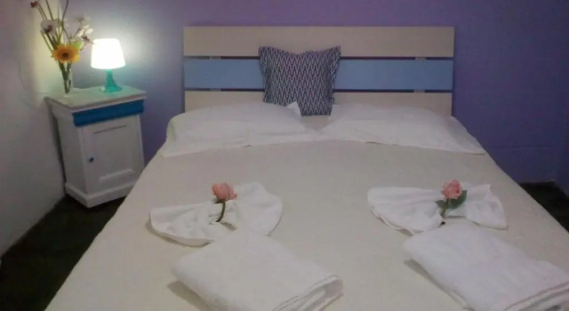 Fani Liakou, Book Hotel  