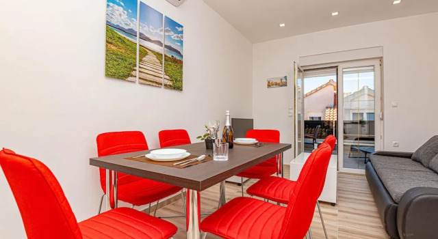 Nice Apartment in Brodarica With Wifi and 2 Bedrooms