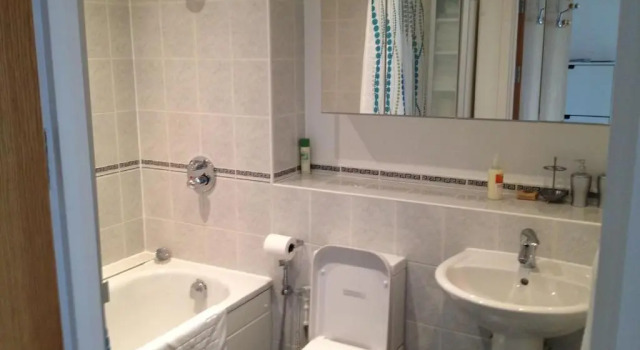 Апартаменты 1 Bedroom in Chelsea Bridge Wharf