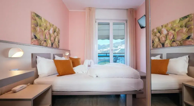 Двухместный номер Comfort с балконом и с видом на озеро Hotel Firenze 3 Stelle Superior