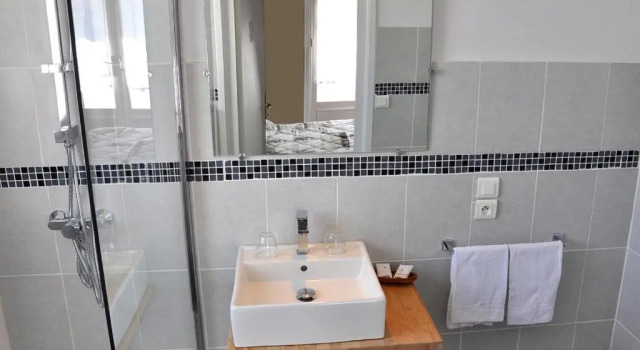 Двухместный номер Standard с балконом Hôtel La Baïne