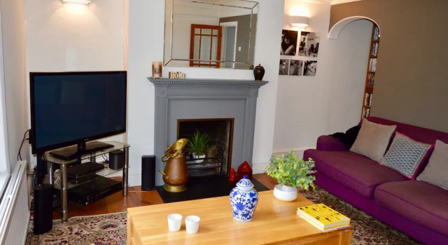 Bright 3 Bedroom Home Bristol, Забронировать Отель Бристоль Англия, рядом с Christ Church Clifton