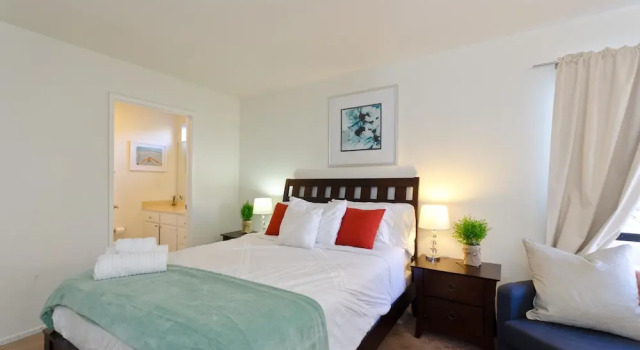 LA037 2 Bedroom Apartment By Senstay