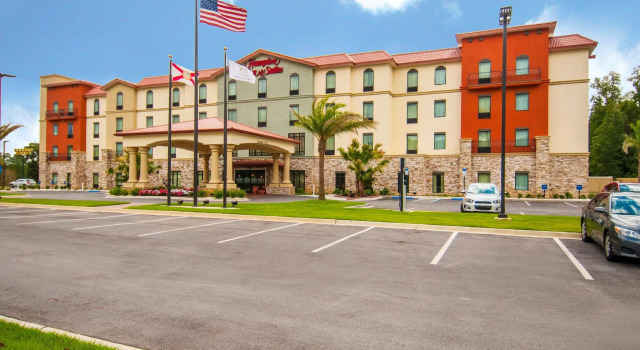 Четырёхместный номер Standard Hampton Inn & Suites Pensacola/I-10 Pine Forest Road