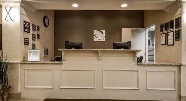 Sleep Inn & Suites Milwaukee Airport