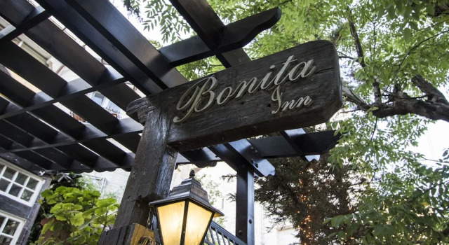 Bonita Inn, Restaurant & Tapas Bar
