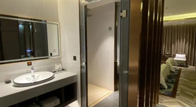 Zhongying International Hotel, Book Hotel Yangjiang 