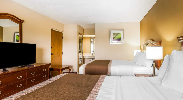 Четырёхместный люкс Rodeway Inn Knoxville East
