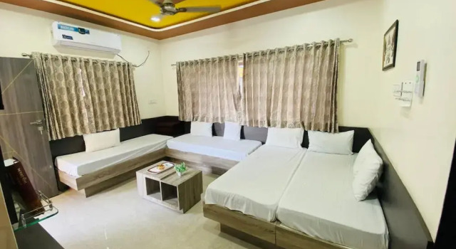 Goroomgo The Rudra Homestay Gujrat, Rezervovat Hotel Hotely v Gujarat s parkováním, Parkování