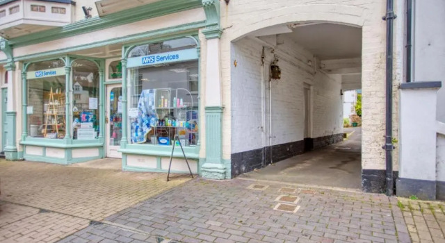 Fantastic 1BD Hideaway, 2 Minutes to the Sea