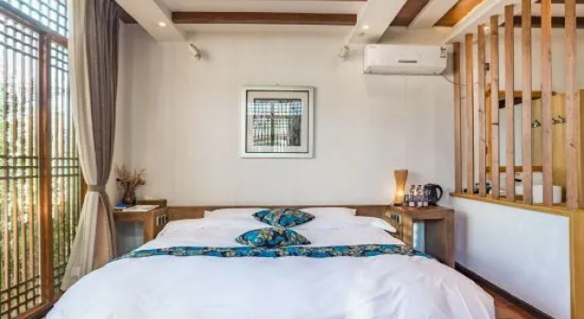 Номер Standard с видом на горы Yunzhong Baisha Lijiang Inn