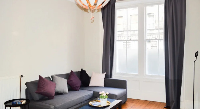 Traditional 2 Bedroom Flat Near City Centre, Забронировать Отель Ньюингтон Эдинбург, рядом с Железнодорожный вокзал Эдинбург-Уэверли