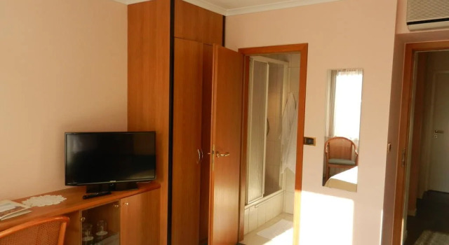 Albert 1er, Rezervovat Hotel Hotely v Lutych s parkováním, Parkování