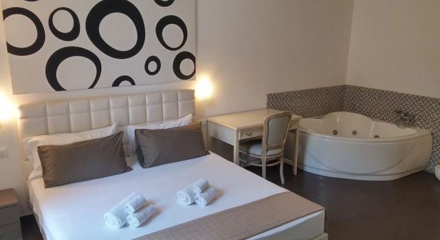 Kahden hengen Sviitti Up Room & Suite