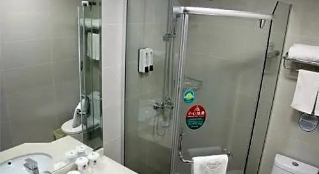 Двухместный номер Standard с красивым видом из окна GreenTree Inn Suzhou Kunshan Paris Spring Express Hotel