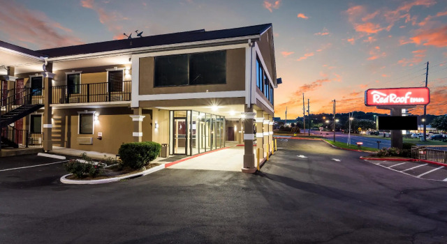 Red Roof Inn Atlanta - Kennesaw State University, Reserva ahora Hotel Hoteles en Kennesaw con piscina, Piscina
