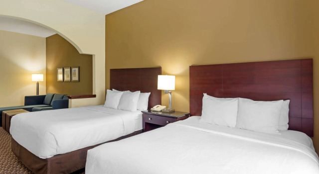 Четырёхместный люкс Comfort Suites Milledgeville