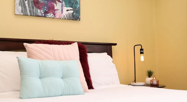 Коттедж Brunswick Renaissance - Rejuvenate Stays