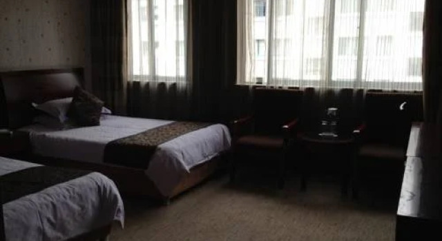 Junhong Business Hotel