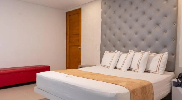 Полулюкс Deluxe Infinity Hotel