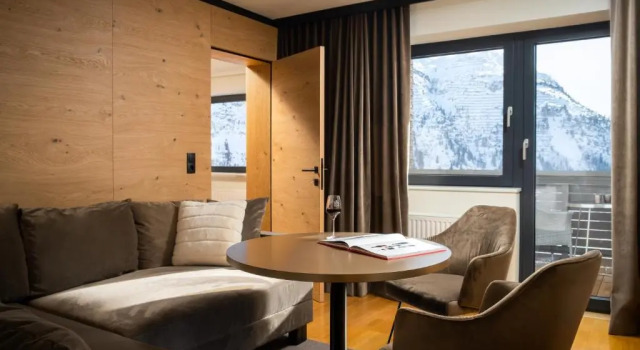 Люкс с балконом Hotel Bergkristall Oberlech