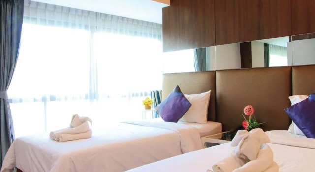 Capital O 1088 Golden Dragon Beach Resort, Забронировать Курортный отель Бангламунг Паттайя